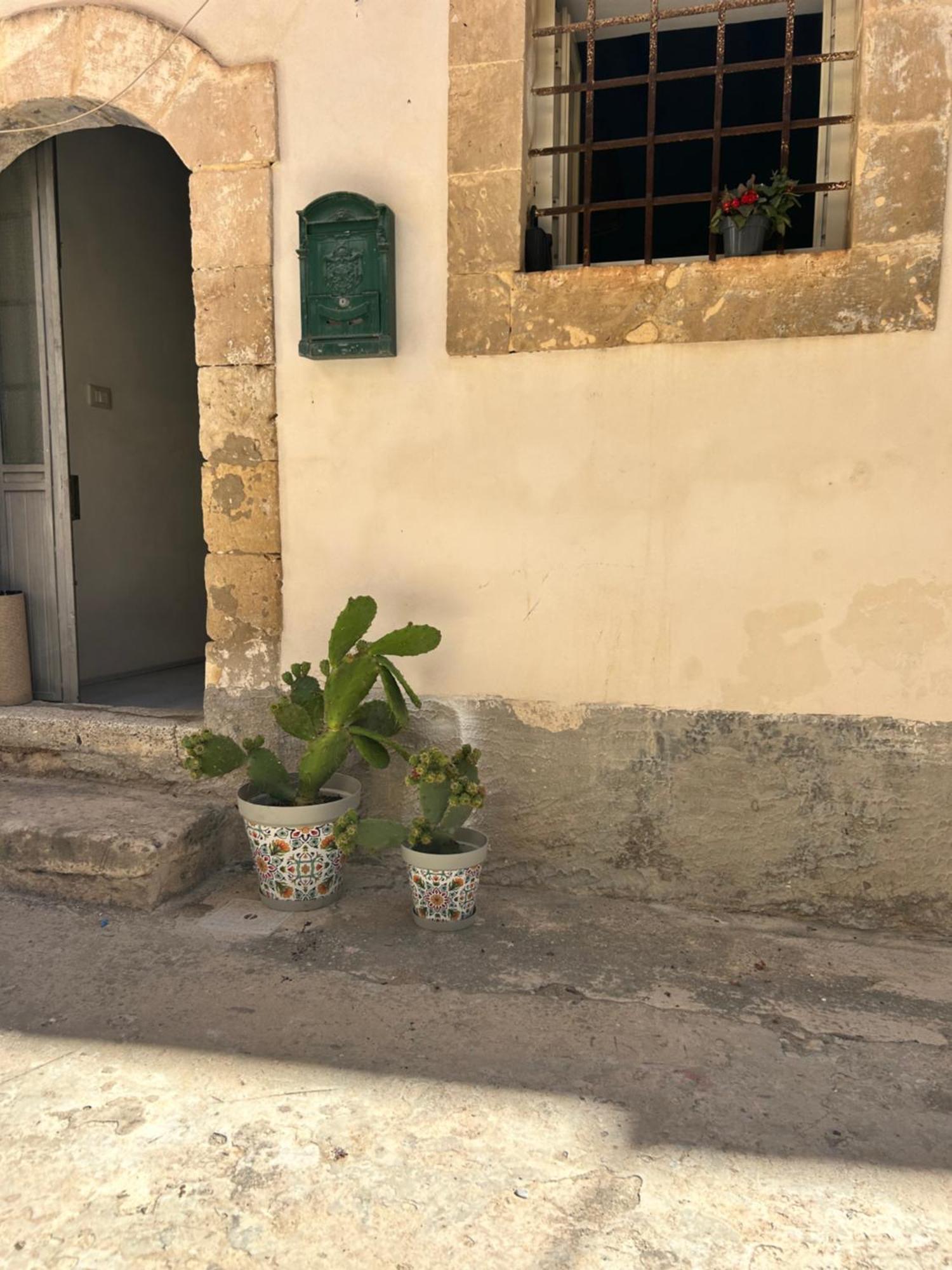 Ferienwohnung La Naca Piede A Terra Noto Exterior foto